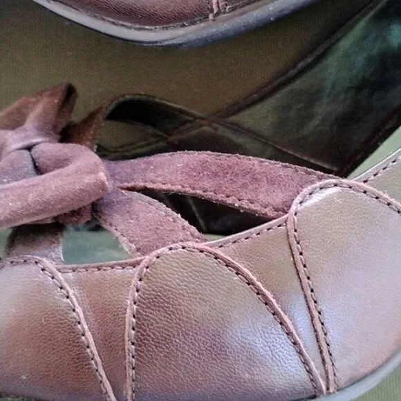 Aerosoles Brown Suede and Leather Heels - Picture 4 of 12